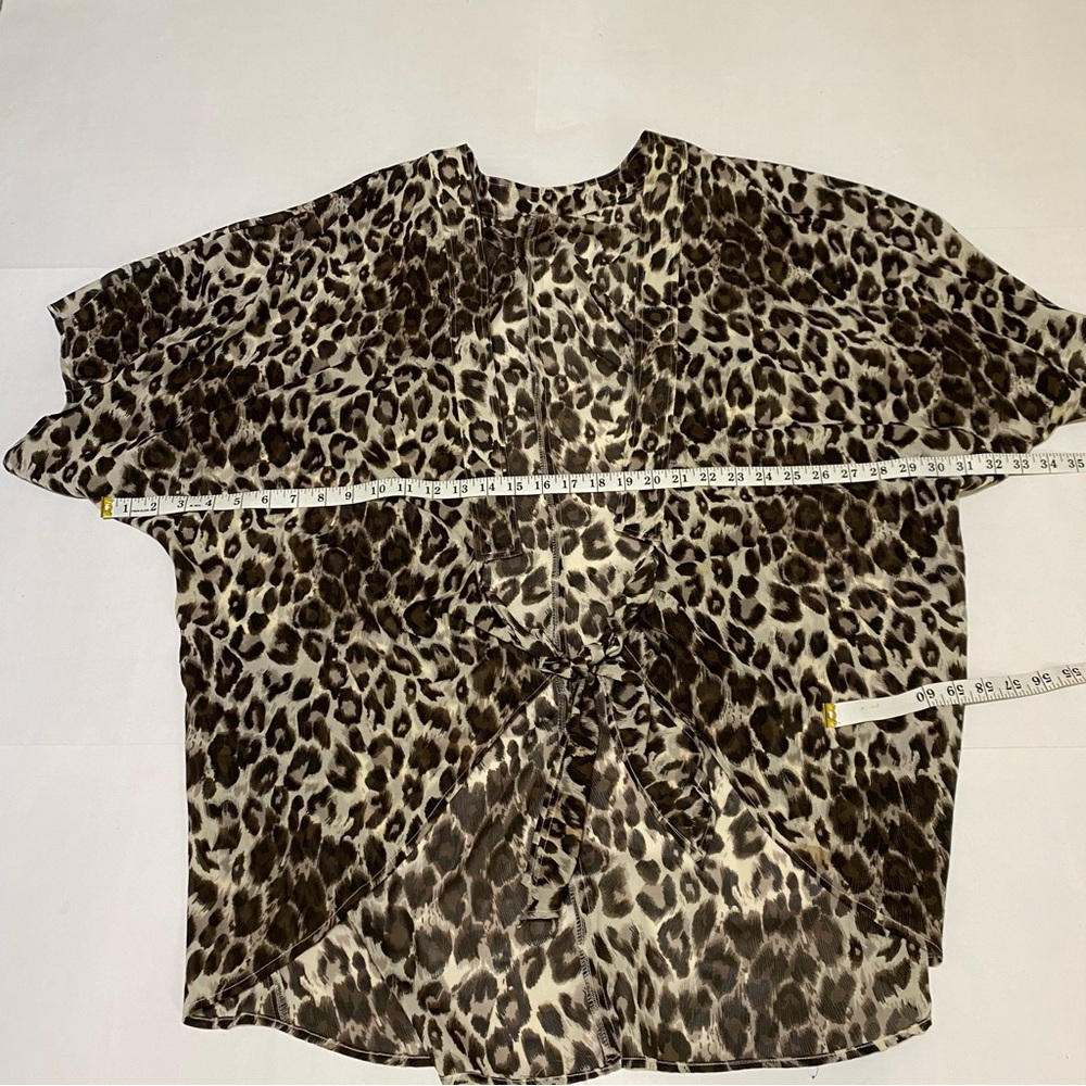 ⭐️Leopard Print Kimono Top - Picture 4 of 6